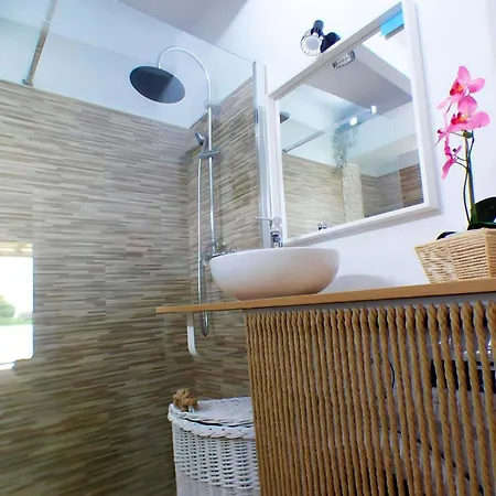 Le Petit Con Piscina Privada